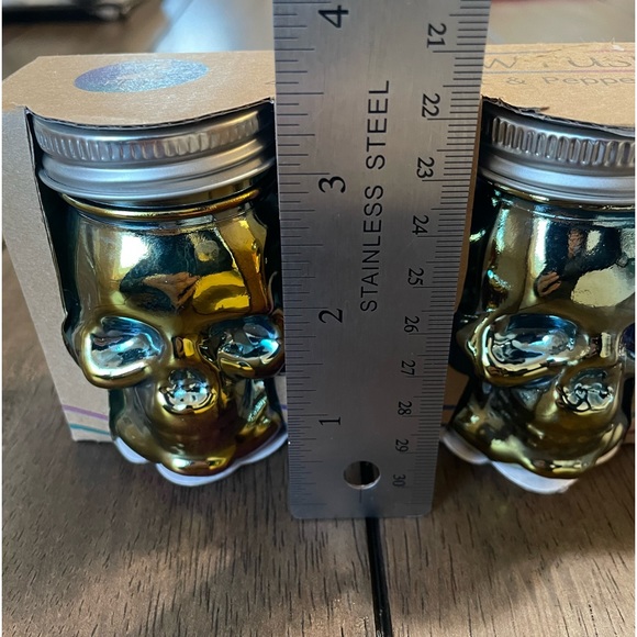 Skull 💀 Salt 🧂 and Pepper Shaker, 4 oz, 2 Piece Set, NIB - Picture 8 of 8
